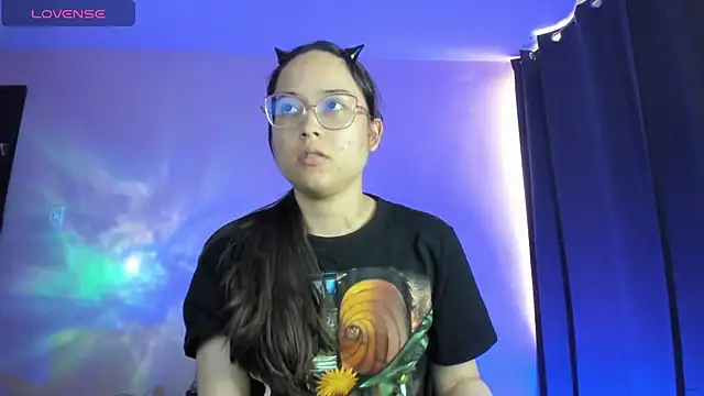 Snapshot of shantalc3rezo chatting on November 3, 2025, 8:34 pm shantalc3rezo online show from November 3, 2025, 8:34 pm