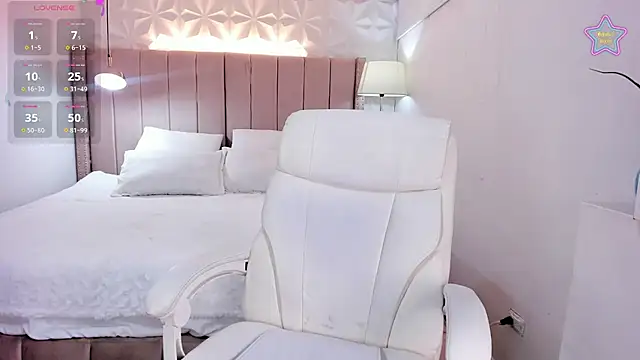 mia thompsonn  online show from July 28, 2026, 3:21 pm
