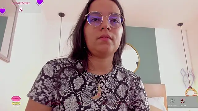 Snapshot of lucy_blue28 chatting on May 8, 2026, 1:15 pm lucy blue28 online show from May 8, 2026, 1:15 pm