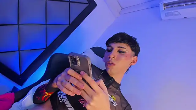 Snapshot of GeorginaCute_ chatting on November 21, 2025, 1:54 pm GeorginaCute online show from November 21, 2025, 1:54 pm