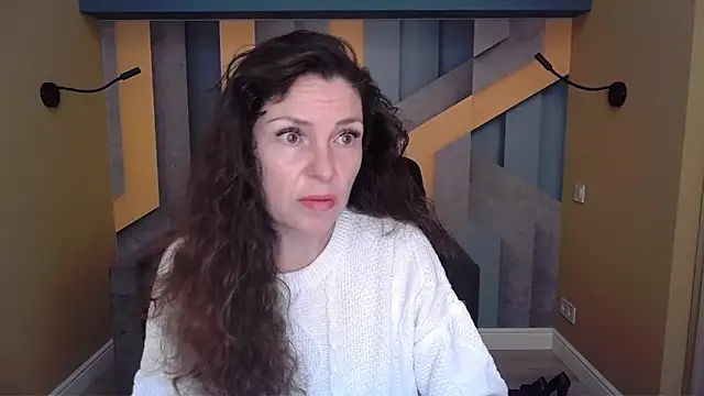 Snapshot of EllaLong chatting on November 23, 2025, 12:26 pm EllaLong online show from November 23, 2025, 12:26 pm