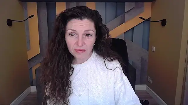 EllaLong online show from January 7, 2026, 12:32 pm