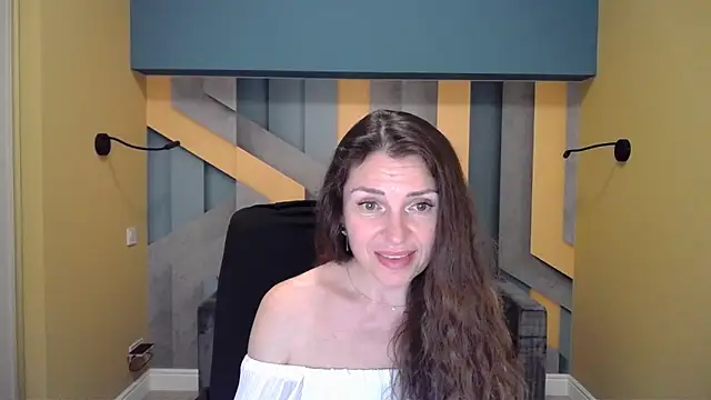 Snapshot of EllaLong chatting on January 7, 2025, 3:33 pm EllaLong online show from January 7, 2025, 3:33 pm