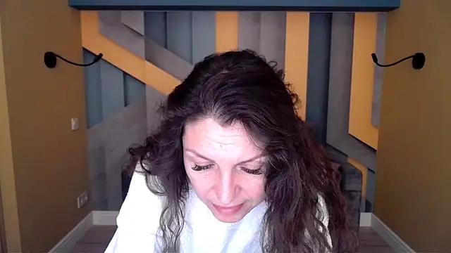 Snapshot of EllaLong chatting on February 20, 2026, 12:29 pm EllaLong online show from February 20, 2026, 12:29 pm