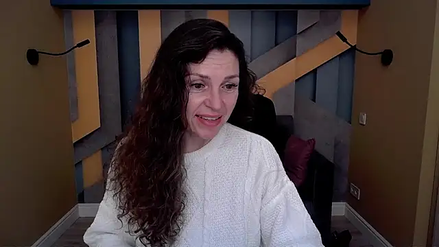 Snapshot of EllaLong chatting on November 22, 2025, 12:26 pm EllaLong online show from November 22, 2025, 12:26 pm