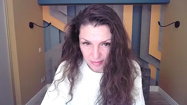 Snapshot of EllaLong chatting on February 11, 2026, 12:38 pm EllaLong online show from February 11, 2026, 12:38 pm