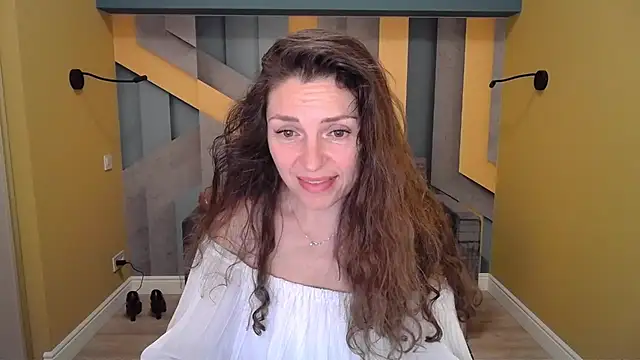 Snapshot of EllaLong chatting on January 14, 2025, 12:45 pm EllaLong online show from January 14, 2025, 12:45 pm