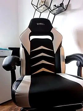 Snapshot of zazasHar chatting on November 20, 2025, 11:55 am zazasHar online show from November 20, 2025, 11:55 am