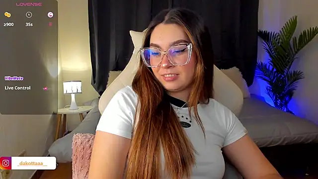 Snapshot of dakottaa_ chatting on October 23, 2025, 11:36 pm dakottaa online show from October 23, 2025, 11:36 pm