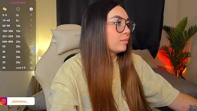 Snapshot of dakottaa_ chatting on March 25, 2026, 11:36 pm dakottaa online show from March 25, 2026, 11:36 pm