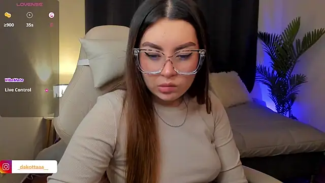 Snapshot of dakottaa_ chatting on November 27, 2025, 12:11 am dakottaa online show from November 27, 2025, 12:11 am