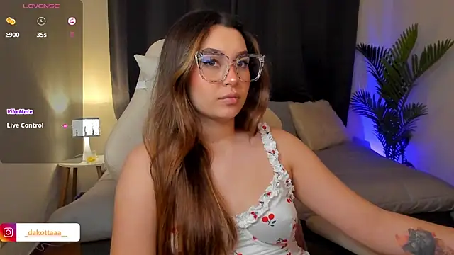 Snapshot of dakottaa_ chatting on November 15, 2025, 11:20 pm dakottaa online show from November 15, 2025, 11:20 pm