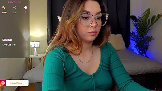 Snapshot of dakottaa_ chatting on October 15, 2025, 11:24 pm dakottaa online show from October 15, 2025, 11:24 pm