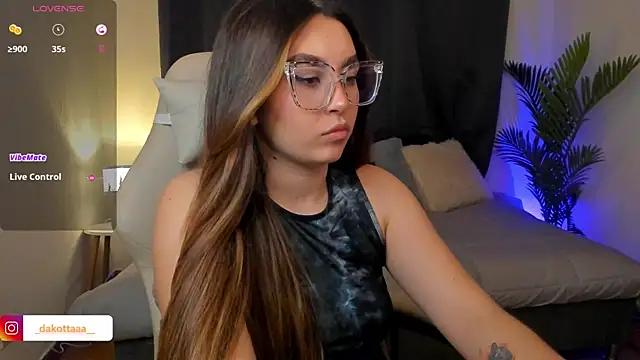 Snapshot of dakottaa_ chatting on November 23, 2025, 12:20 am dakottaa online show from November 23, 2025, 12:20 am