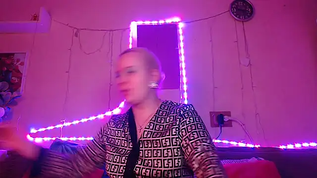 Snapshot of Karolina_love_ chatting on January 9, 2025, 7:18 pm Karolina love online show from January 9, 2025, 7:18 pm