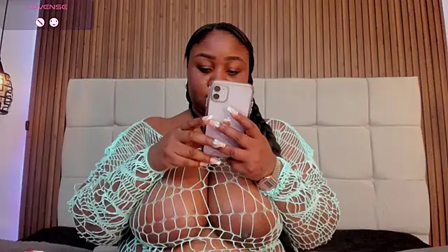 Snapshot of Saravy_Blandon chatting on September 17, 2025, 11:01 am Saravy Blandon online show from September 17, 2025, 11:01 am