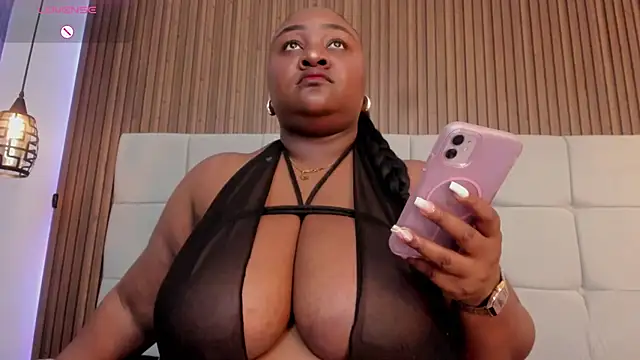 Snapshot of Saravy_Blandon chatting on October 17, 2025, 10:39 am Saravy Blandon online show from October 17, 2025, 10:39 am