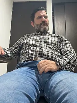 Snapshot of Maxi_TheBigDaddy chatting on June 4, 2026, 11:04 am Maxi TheBigDaddy online show from June 4, 2026, 11:04 am