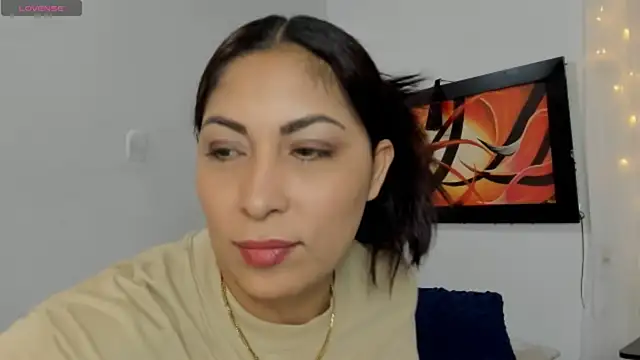 Snapshot of Lauralove_69 chatting on May 13, 2026, 9:44 pm Lauralove 69 online show from May 13, 2026, 9:44 pm