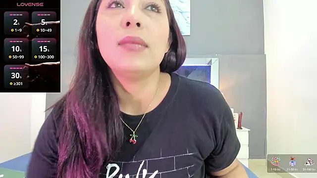 Lauralove 69 online show from March 12, 2026, 7:51 pm