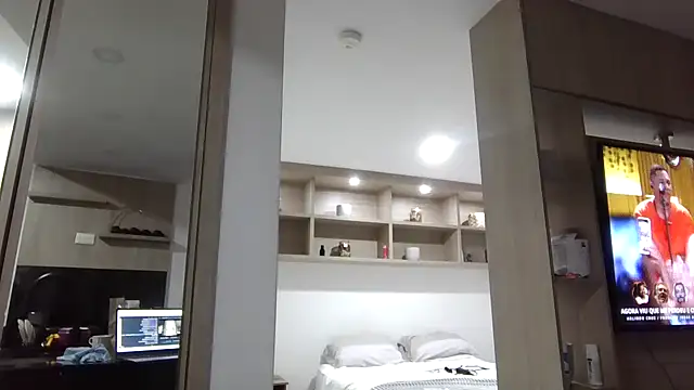 Snapshot of megan-hotxx chatting on October 11, 2025, 3:51 am megan-hotxx online show from October 11, 2025, 3:51 am