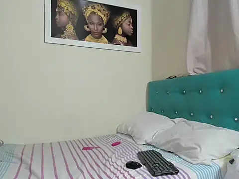 Snapshot of megan-hotxx chatting on October 19, 2025, 10:51 am megan-hotxx online show from October 19, 2025, 10:51 am