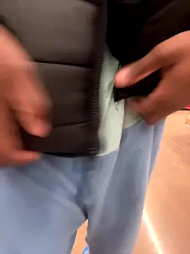 Snapshot of BBC_LONGPIPE22 chatting on December 15, 2025, 12:22 pm BBC LONGPIPE22 online show from December 15, 2025, 12:22 pm