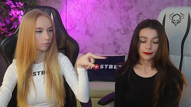 Amelia Blaze online show from December 24, 2024, 11:44 pm