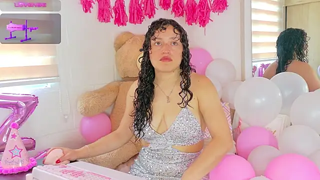 Snapshot of megan_doll2 chatting on May 8, 2026, 4:55 pm megan doll2 online show from May 8, 2026, 4:55 pm