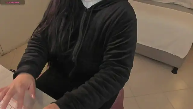 scarlet miller1 online show from October 22, 2025, 11:42 am