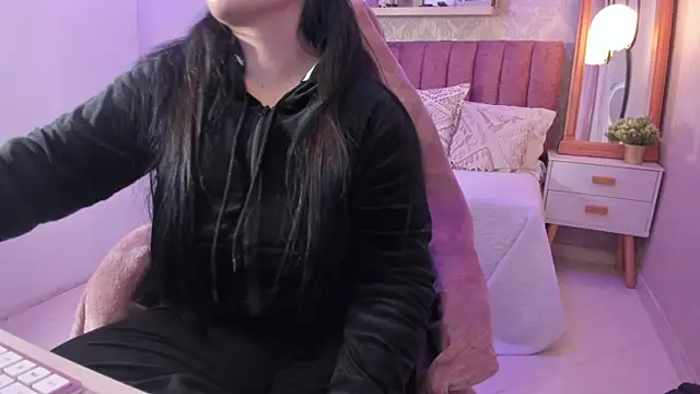 scarlet miller1 online show from October 15, 2025, 11:51 am