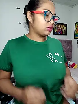 Snapshot of chalohott chatting on March 6, 2026, 11:16 am chalohott online show from March 6, 2026, 11:16 am