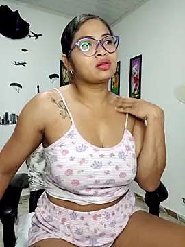 Snapshot of chalohott chatting on October 22, 2025, 9:42 am chalohott online show from October 22, 2025, 9:42 am