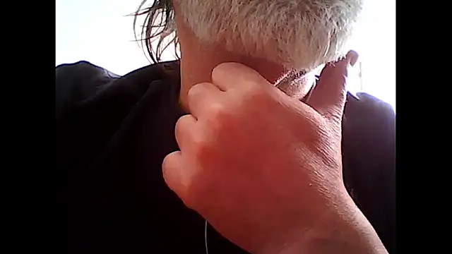 xcimeru online show from October 24, 2025, 1:32 pm