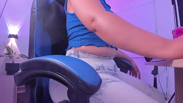 Snapshot of izaro22 chatting on November 29, 2025, 3:06 am izaro22 online show from November 29, 2025, 3:06 am