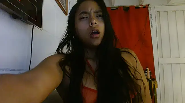 Chiara petterson online show from January 18, 2025, 4:59 am