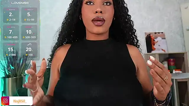 HOTBLACKANDWHITE2 online show from March 23, 2026, 3:39 am