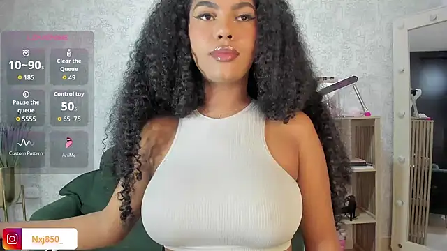 HOTBLACKANDWHITE2 online show from November 7, 2025, 3:22 am