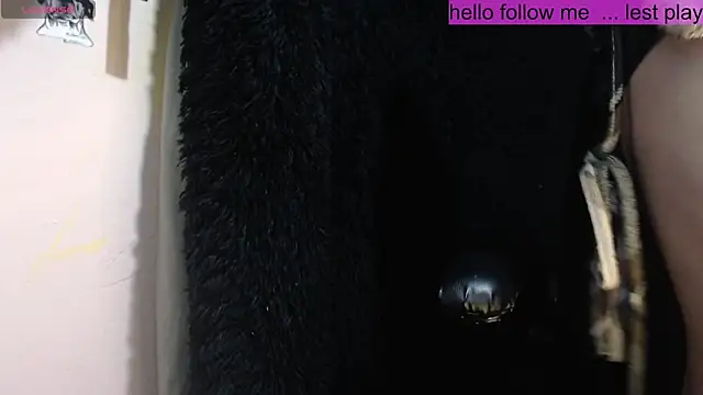 Snapshot of toxxxic_cams chatting on March 9, 2025, 7:34 am toxxxic cams online show from March 9, 2025, 7:34 am