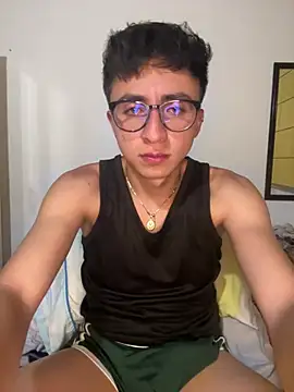 CamiRojas boy online show from May 23, 2026, 4:00 am