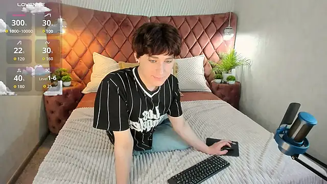  YummyTony  online show from February 2, 2026, 11:20 am