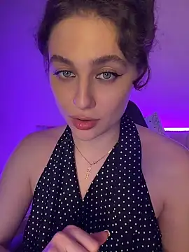Snapshot of Your_insomniya chatting on June 19, 2026, 9:31 pm Your insomniya online show from June 19, 2026, 9:31 pm