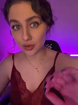 Snapshot of Your_insomniya chatting on May 27, 2026, 10:28 pm Your insomniya online show from May 27, 2026, 10:28 pm