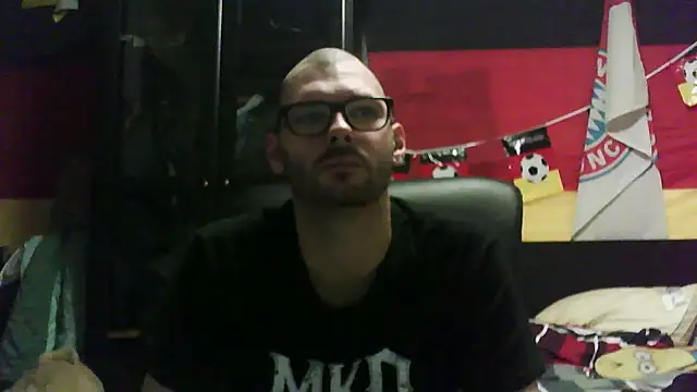 Die-geile-Sau online show from November 28, 2025, 8:20 pm