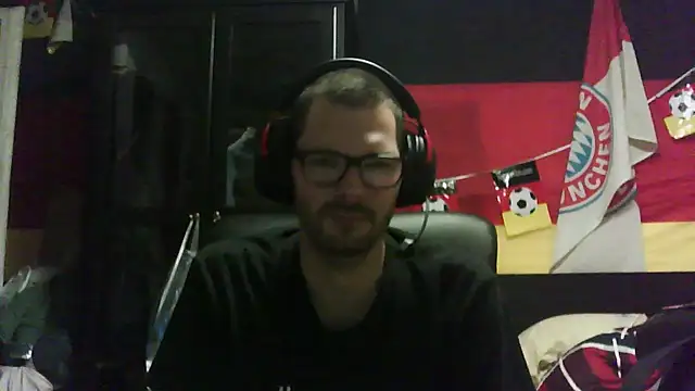 Die-geile-Sau online show from November 16, 2025, 9:41 pm