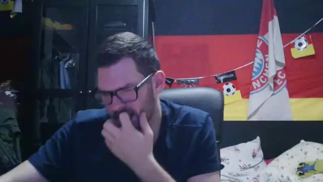 Snapshot of Die-geile-Sau chatting on March 5, 2026, 9:33 pm Die-geile-Sau online show from March 5, 2026, 9:33 pm