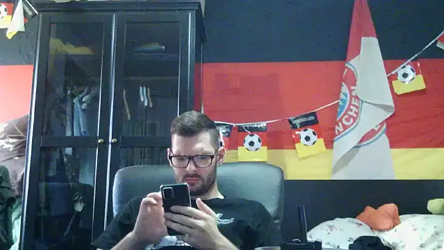 Snapshot of Die-geile-Sau chatting on March 22, 2026, 2:29 pm Die-geile-Sau online show from March 22, 2026, 2:29 pm