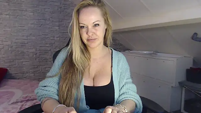 Snapshot of dutch_prinses chatting on February 7, 2025, 10:30 pm dutch prinses online show from February 7, 2025, 10:30 pm