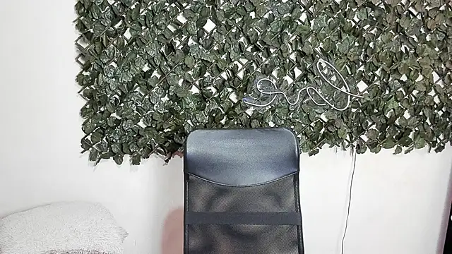 Sofia Franco  online show from April 28, 2026, 7:40 pm