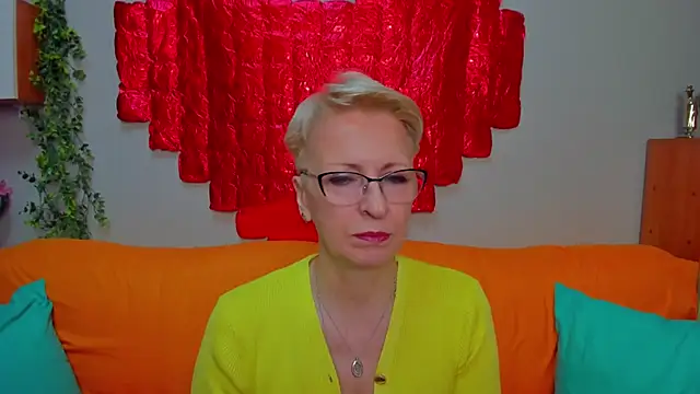 Snapshot of iamyourdream89 chatting on March 5, 2026, 1:30 pm iamyourdream89 online show from March 5, 2026, 1:30 pm